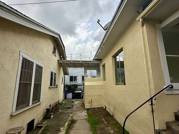 Front Side Alley