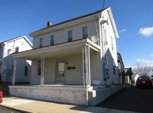 25 S 11th St, Akron, PA 17501