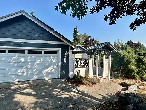 1204 Clearbrook Pl Photo 1