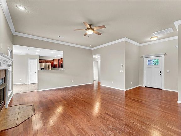 5th image of 1568 N Oakhaven Pl