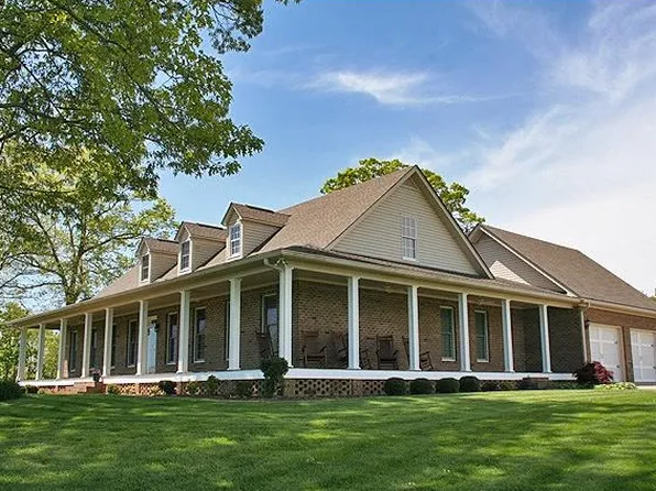 373 Wahoo Creek Rd, Murrayville, GA 30564