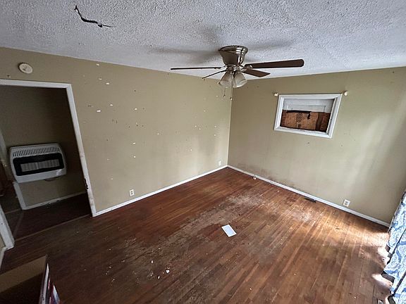 5th image of 102 Dark Hollow Rd