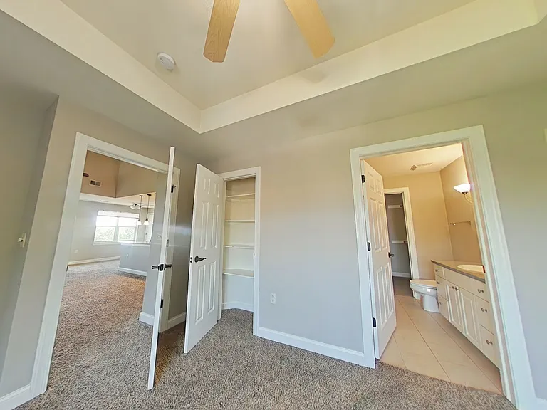 Delafield Lakes Apartments — Photo 87
