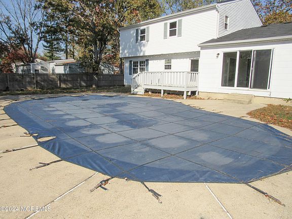 3rd image of 1077 Fairview Drive