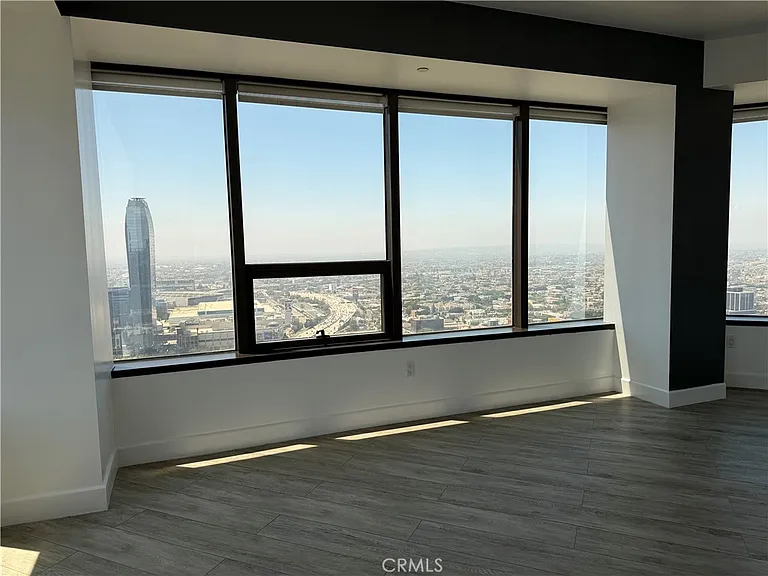 1100 Wilshire Blvd #2811 — Photo 8