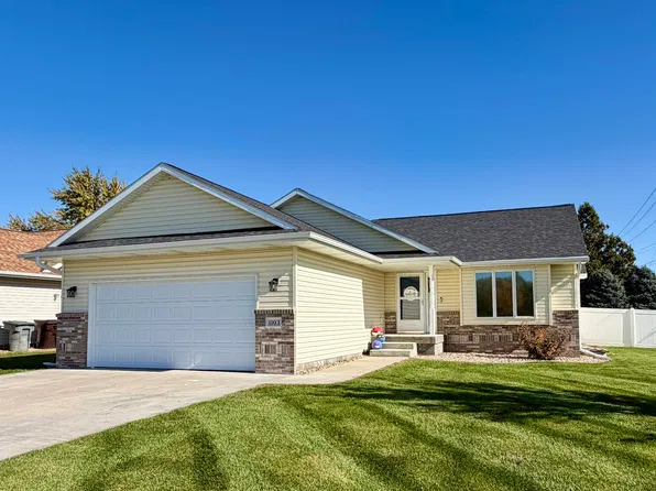 1103 17th Ave, Kearney, NE 68845