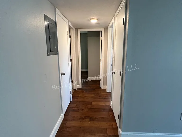 **August Move In Specials Riverside Apartments - Minutes to the River - Studio's, 1 Bedrooms, 2 B... — Photo 62