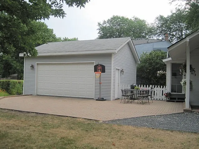 255 S Happ Rd — Photo 4