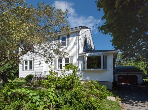 37 Riverdale Ave, Haverhill, MA 01835