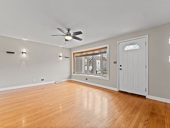 5th image of 1429 N Kildare Ave