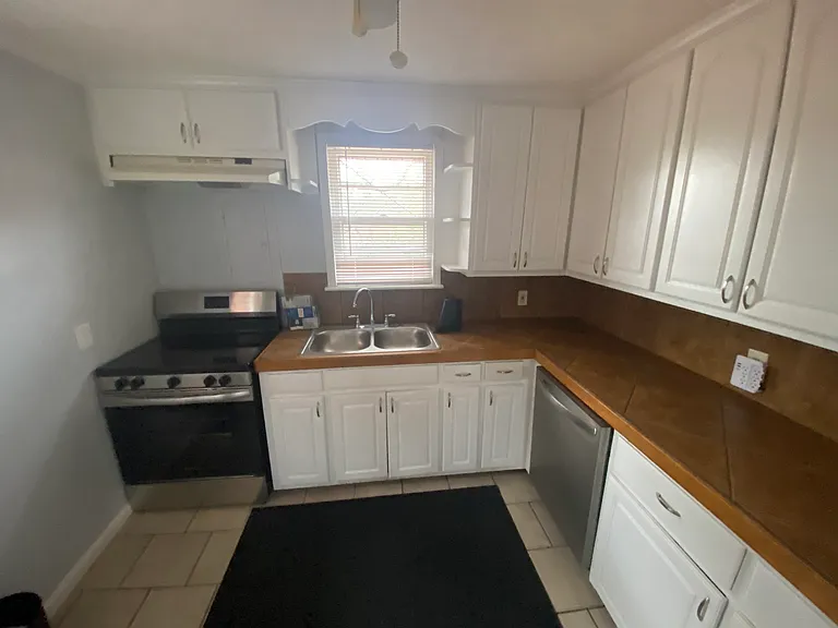914 Ozora Rd — Photo 5