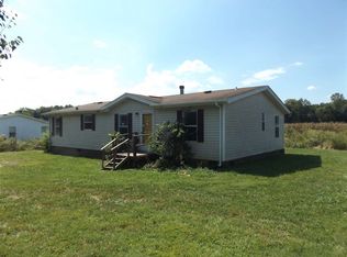 8005 Smith Grove Rd, Scottsville, KY 42164