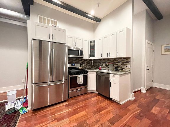 5th image of 1027 E Montgomery Ave #B