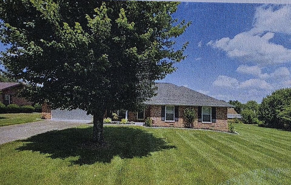 1st image of 121 Quail Run