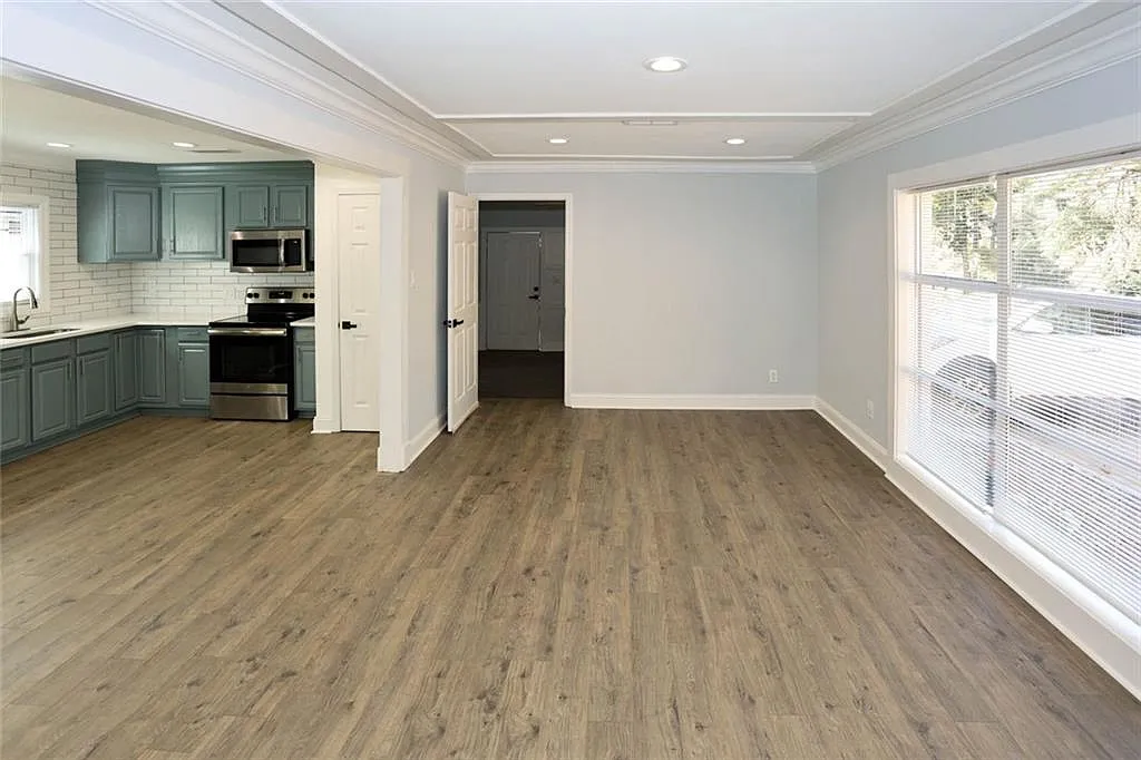 3 bed, 2.0 bath, 1159 sqft, $1,795 — Photo 4