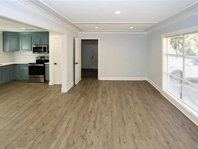 1508 Peachcrest Rd — Photo 4