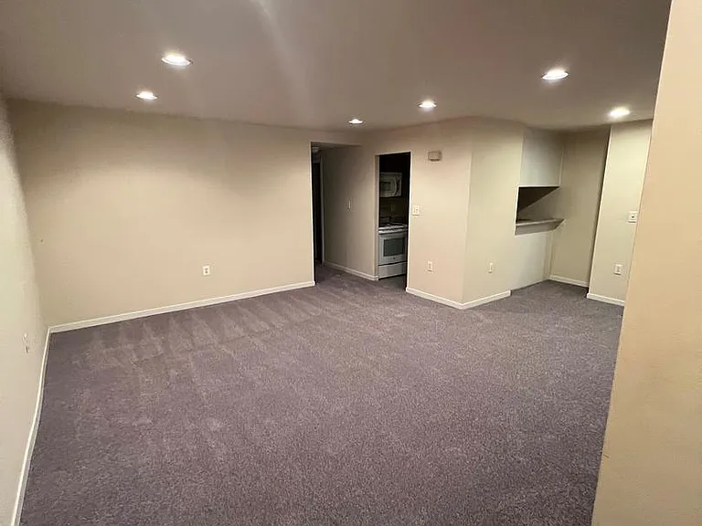 3 Andrew Pl #R98 — Photo 3