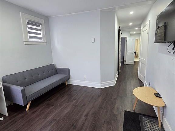 2nd image of 1178 Giles Blvd E #3