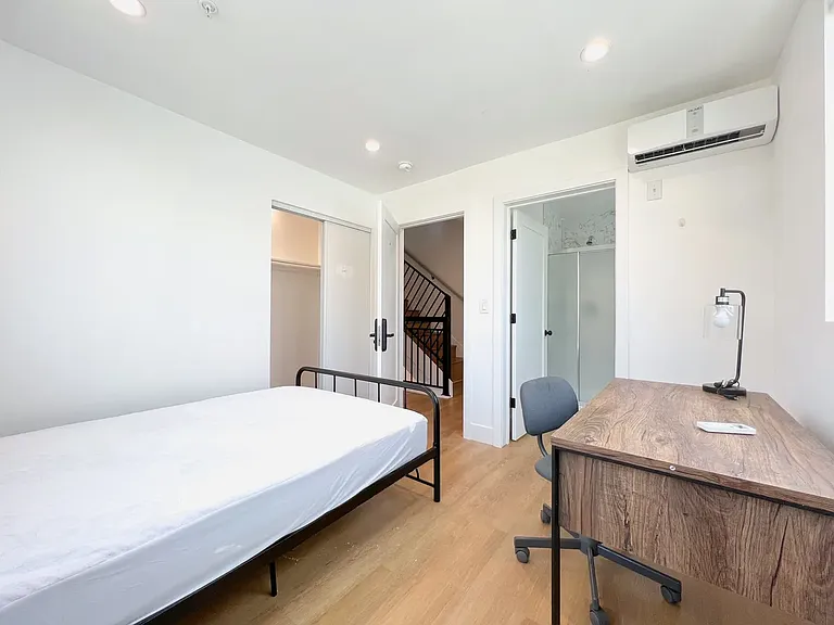 9 3098 1/2 Normandie Ave — Photo 15