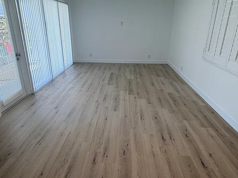 10937 Whitaker Ave — Photo 3