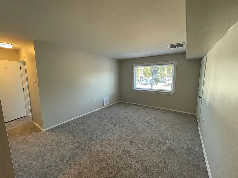 MacArthur Apartments