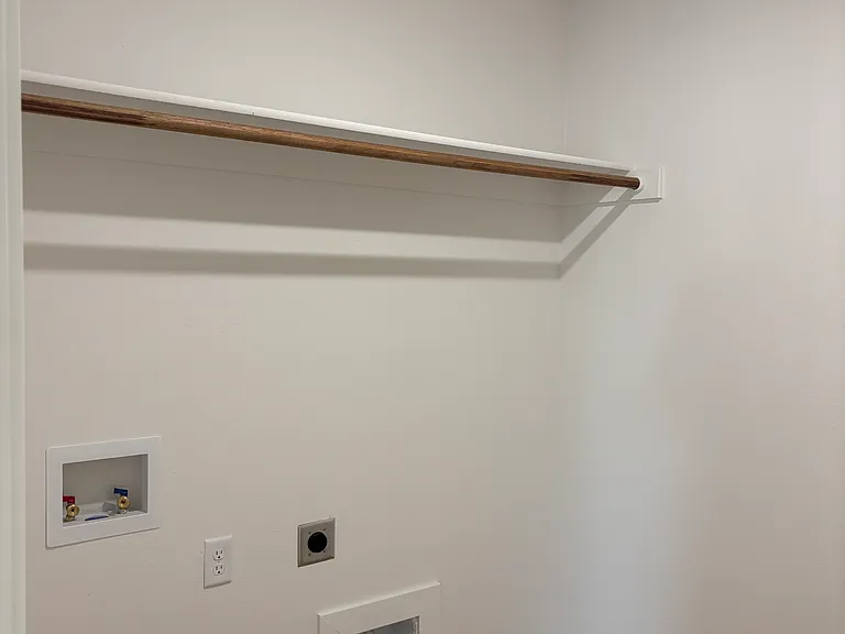 814 Heeler Ave — Photo 10