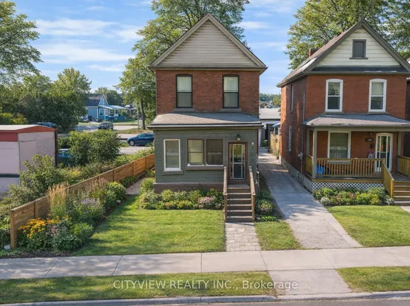 382 Beach Rd, Hamilton, ON L8H 3K5