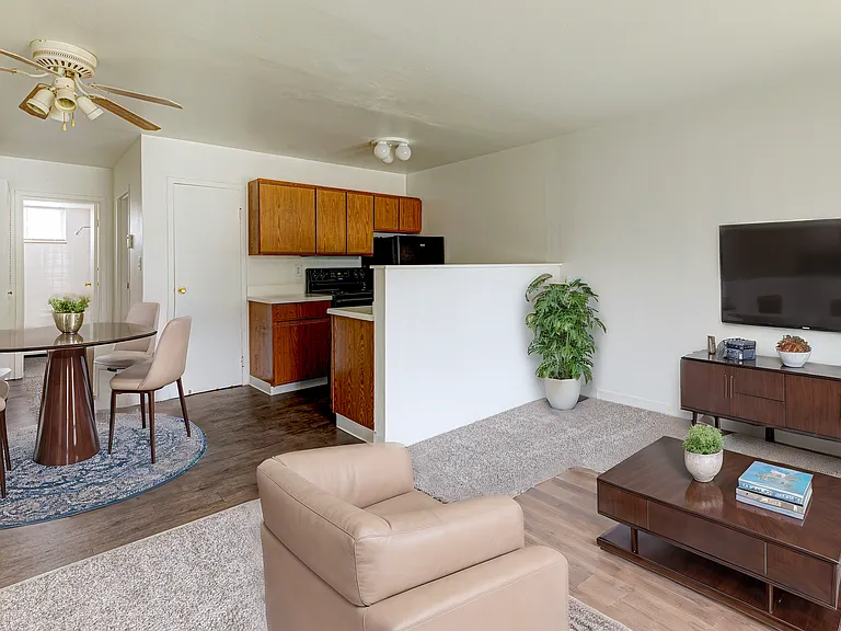 Manor House Apartments — Photo 17