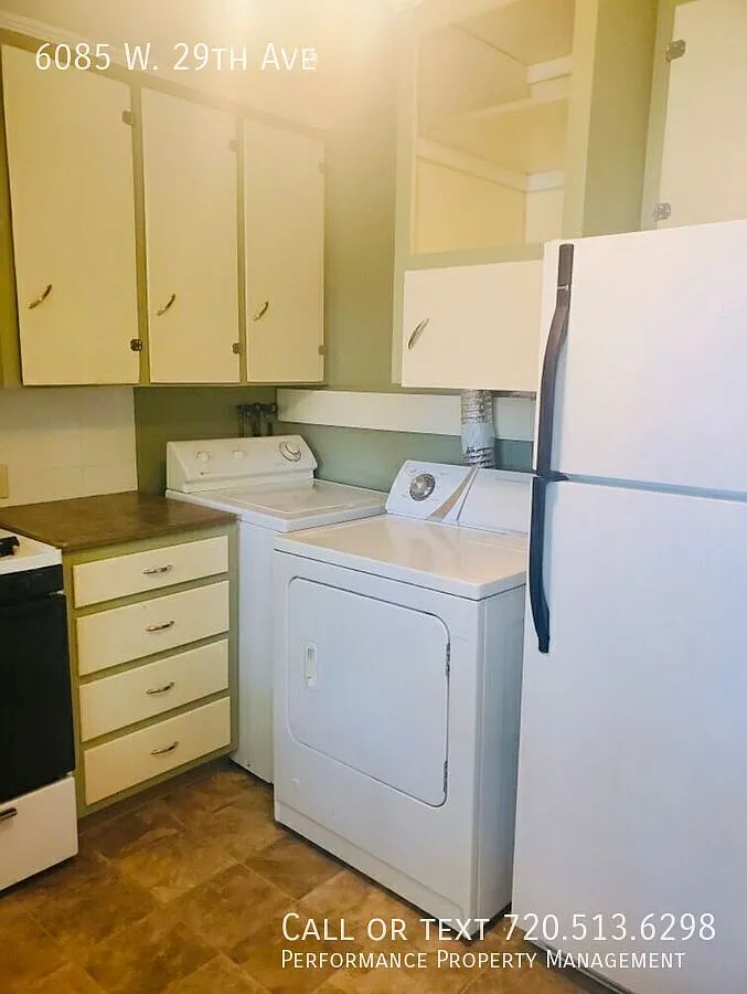 Cozy 1-Bedroom Apartment Near Sloan's Lake — Photo 4