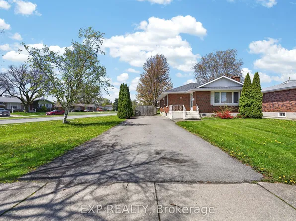 51 Parkdale Dr, Thorold, ON L2V 2N7