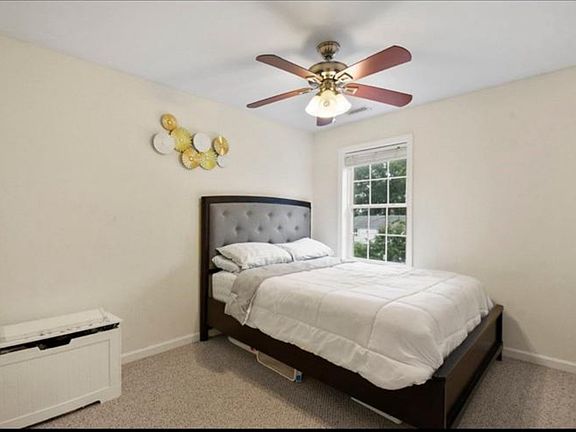 2nd image of 50 Pierce Ave