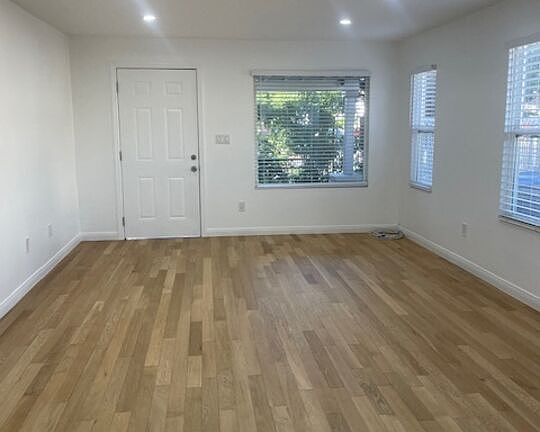3rd image of 1254 N Detroit St #1260