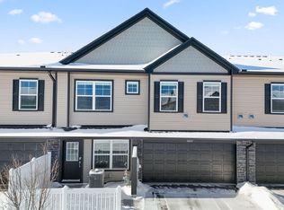 5327 Long Pointe Pass, Woodbury, MN 55129