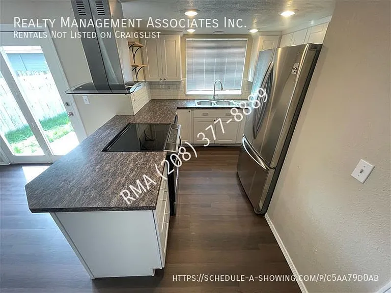 1339 W Sandalwood Dr — Photo 6