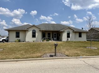 1011 Pinewood Ct, Sparta, WI 54656