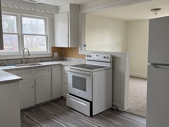 3rd image of 2859 Winchester Ave