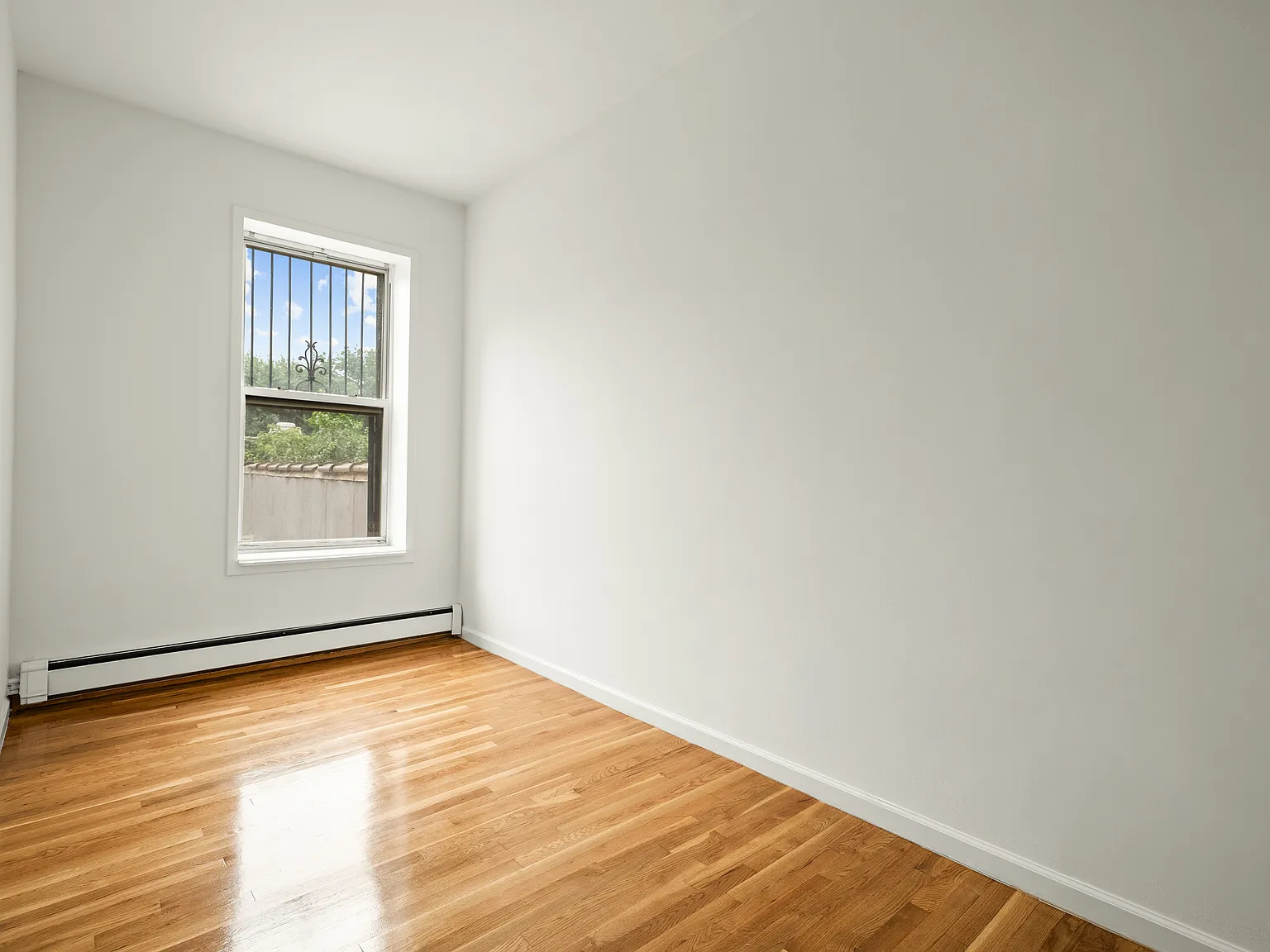 656 Dean Street — Photo 4