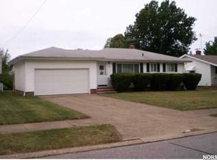 3940 W 213th St, Fairview Park, OH
