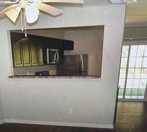 5th image of 4025 Cobblestone Dr #1