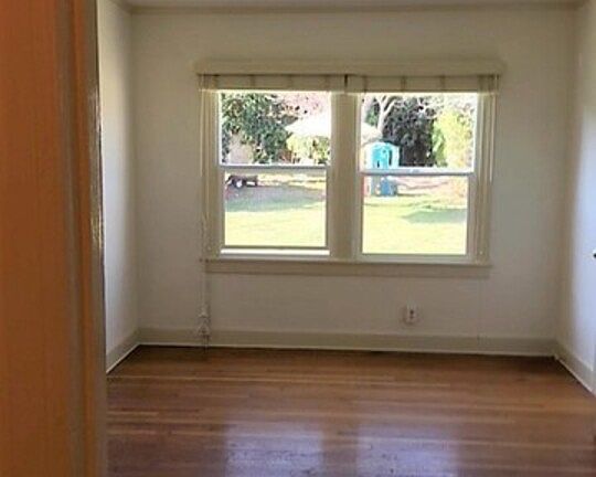 5th image of 893-895 S Norton Ave Unit 2