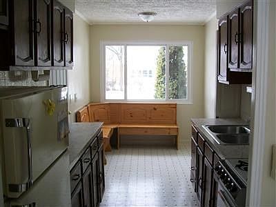 3rd image of 322 Longford Ave