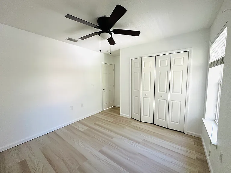 16320 Parkstone Palms Ct — Photo 12