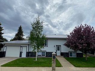 1823 9th Ave E, Williston, ND 58801