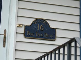 16 Pine Tree Dr, Worcester, MA 01609