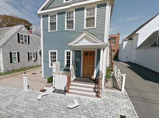 8 Chancery Ln, Falmouth, MA 02540