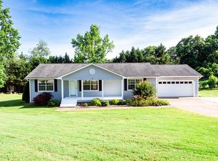 438 Fallen Leaf Dr, Soddy Daisy, TN 37379