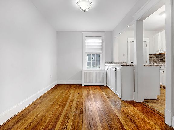 2416 Perry ST NE-5_05192023