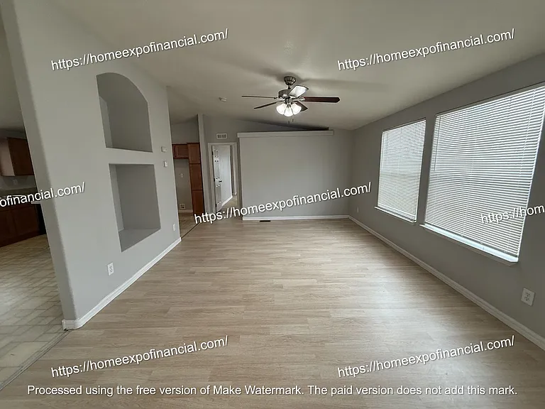 26590 Franklin Ave — Photo 15
