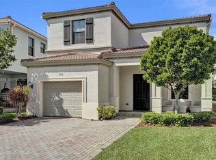 606 NE 191st Ter, Miami, FL 33179