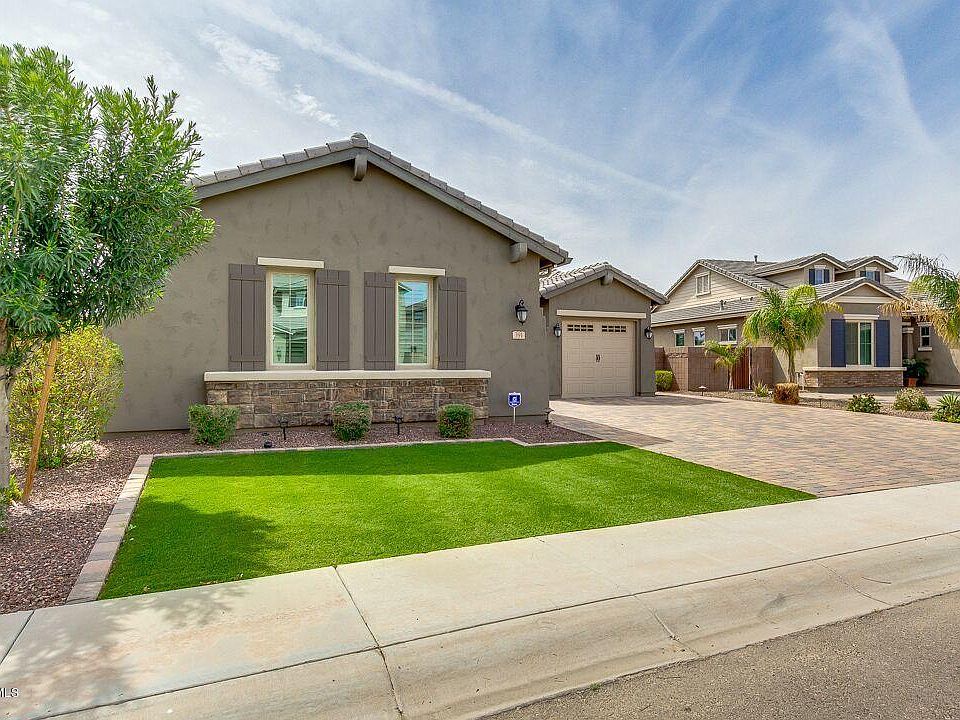 1st image of 391 E Bellerive Pl